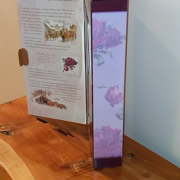 1996 Holiday Traditions Barbie - Picture 3 of 9